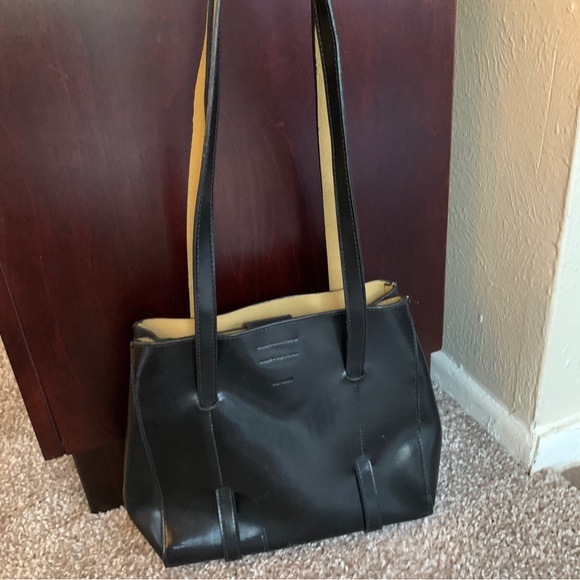 Black Mondani purse - Picture 7 of 10